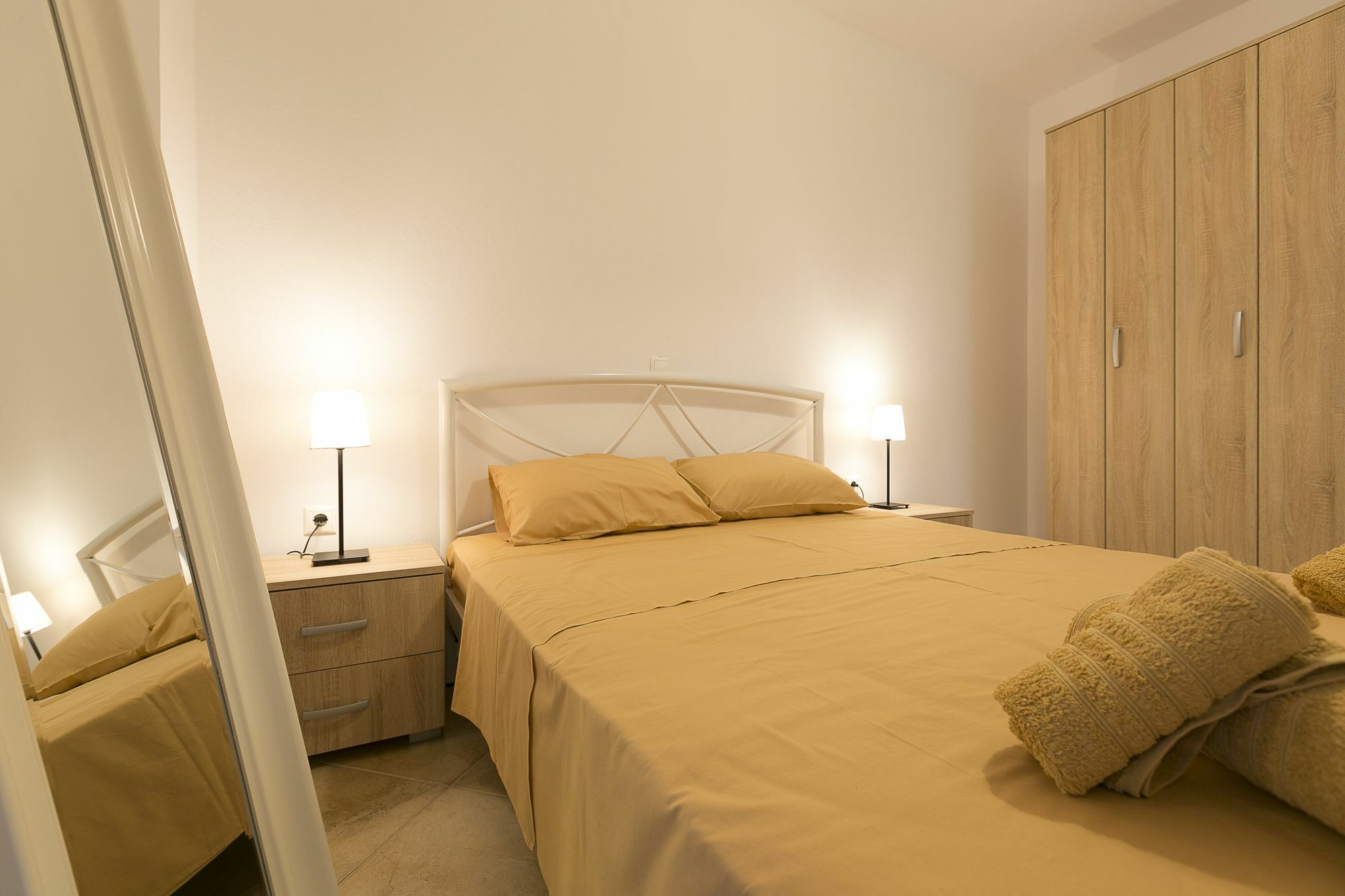 אואוראנואופולי Velia Boutique Apartments מראה חיצוני תמונה