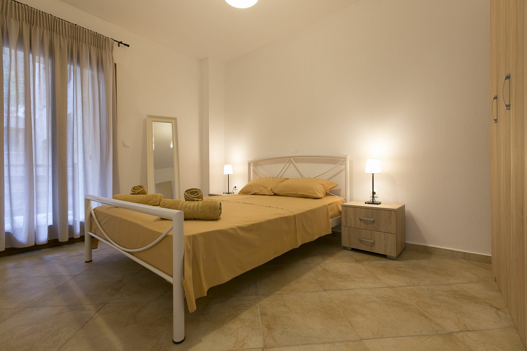 אואוראנואופולי Velia Boutique Apartments מראה חיצוני תמונה